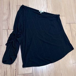 Maurices Single Peek-a-boo Sleve